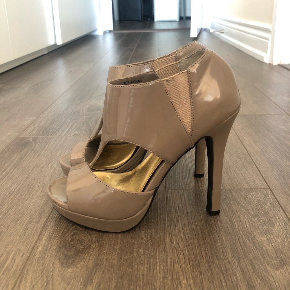 F21 Patent Heels - Picture 3 of 8